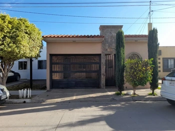 5_1903 | CASA EN VENTA 2 REC FRAC PRADOS DEL SUR AMUEBLADA | INMOBILIARIA AHOME