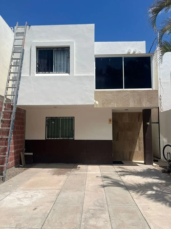 5_2940 | CASA EN RENTA AMUEBLADA VERSALLES RESIDENCIAL | INMOBILIARIA AHOME